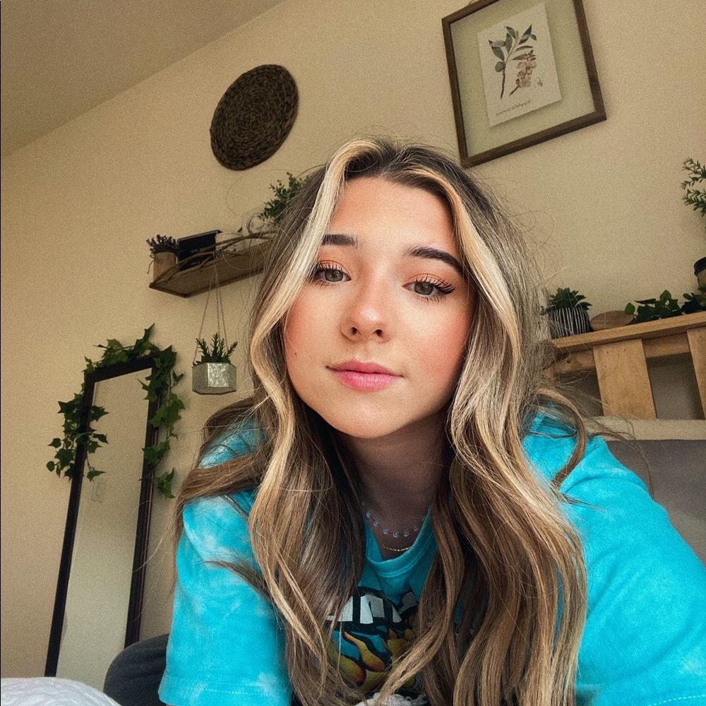 Meet your Posher, Alexis k